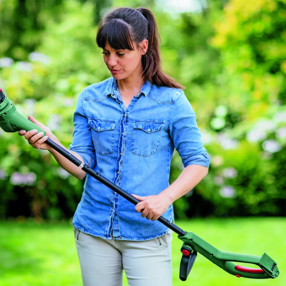 Bosch Grastrimmer Easygrasscut 18V-26 18V 2,5Ah Li-Ion + Lader