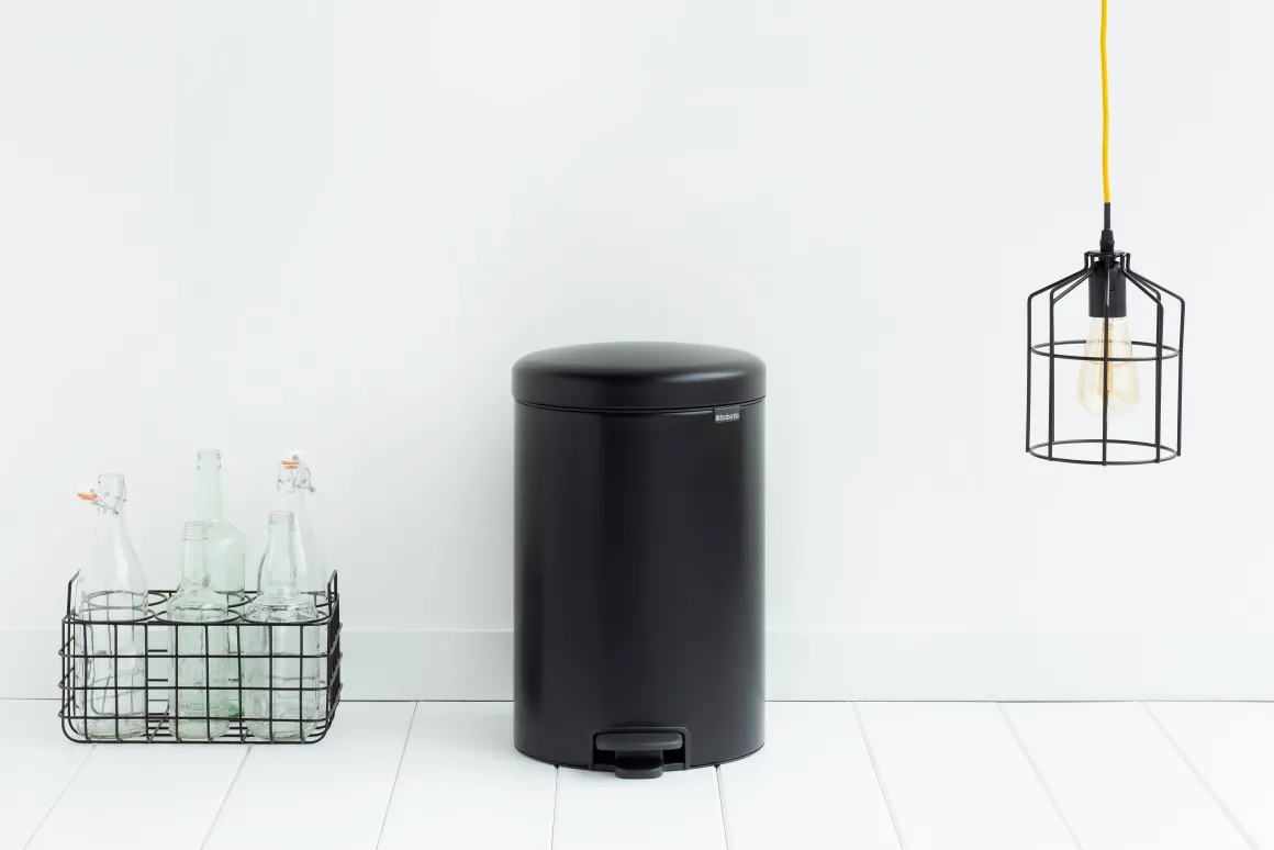 Brabantia Pedaalemmer Newicon Matt Black 20L