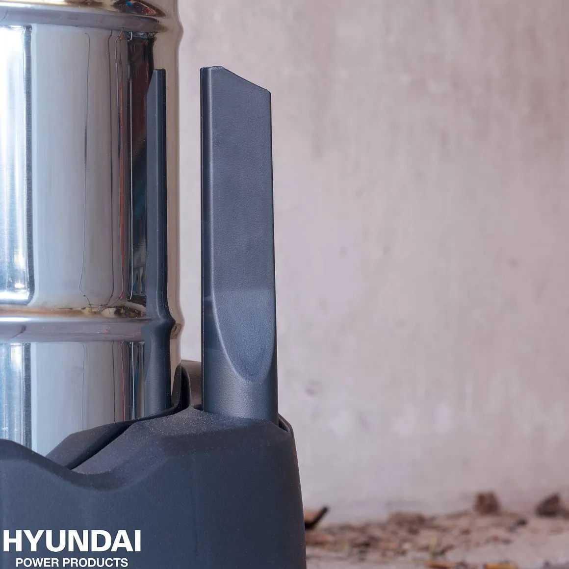 Hyundai Nat/Droogzuiger 2000W Met Stopcontact 100L