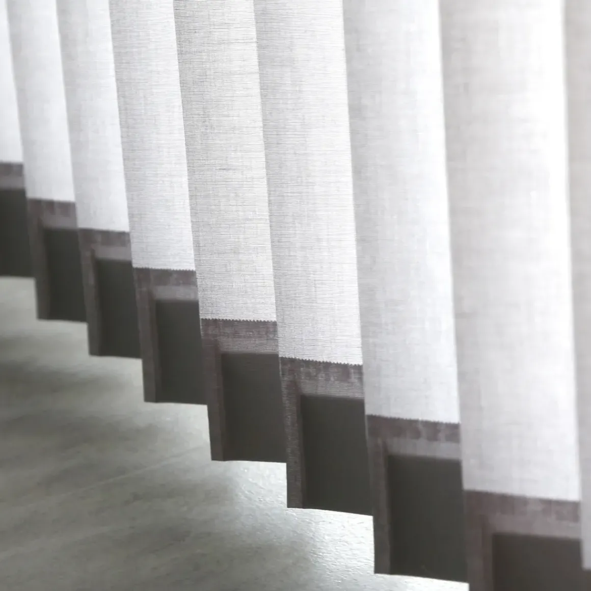 Madeco 4125 Verticale Lamellen Compleet Lichtdoorlatend Grijs 12,7 X 260 Cm + Rail 150 Cm